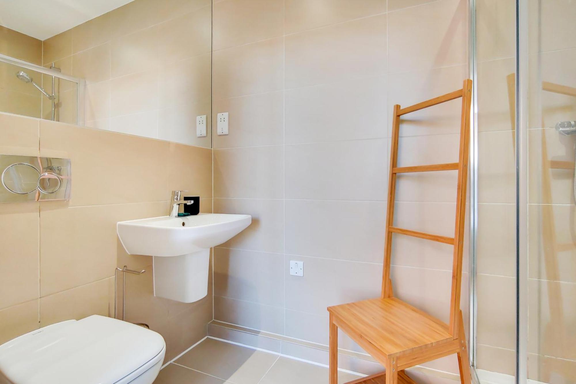 Br5 - Beautiful Flat In Heart Of Borough * London